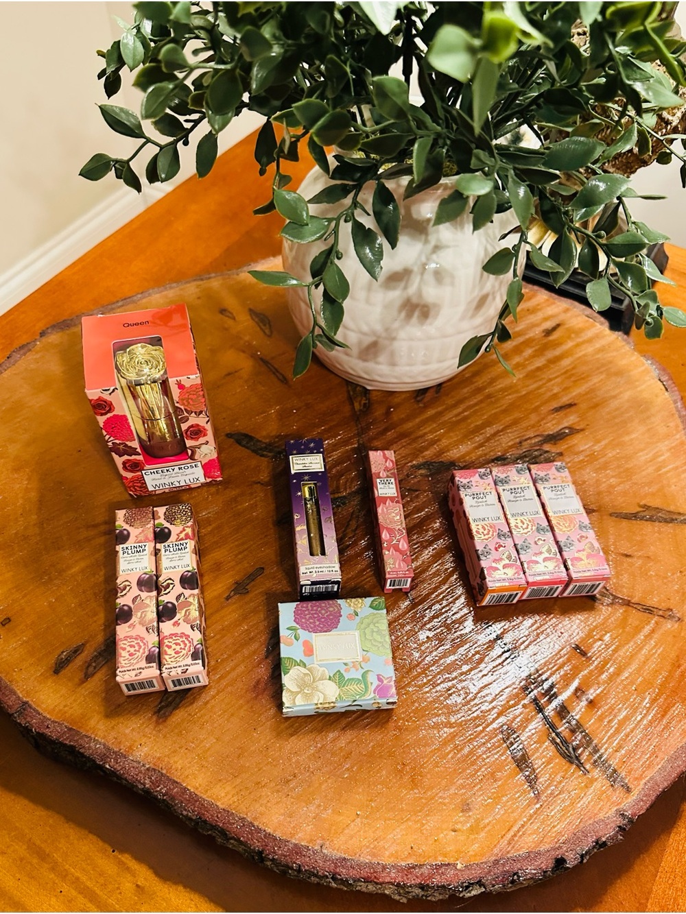 Winky Lux Assorted  Lipstick & Makeup Set